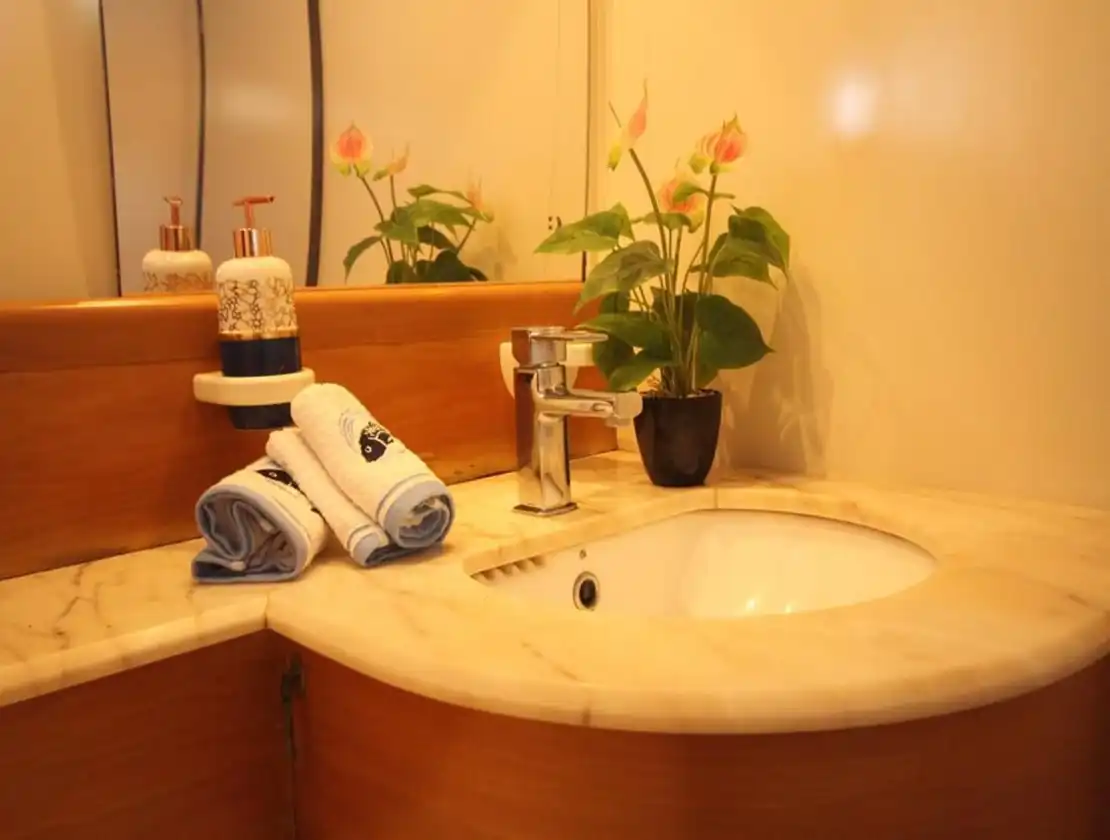 Antalya Yacht Rental 20m Mochi Craft 28